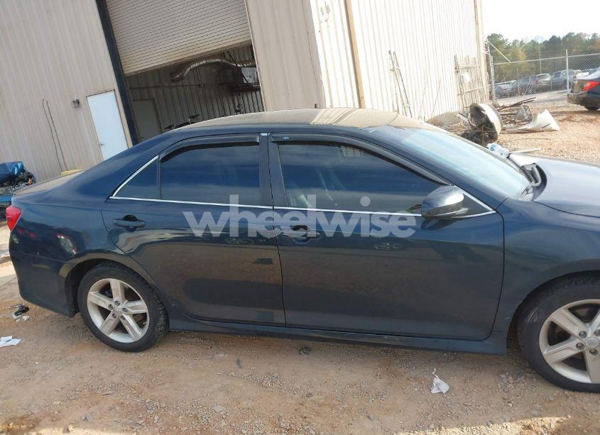 Photo 13 of 2014 Toyota Camry SE (VIN 4T1BF1FK3EU311424)