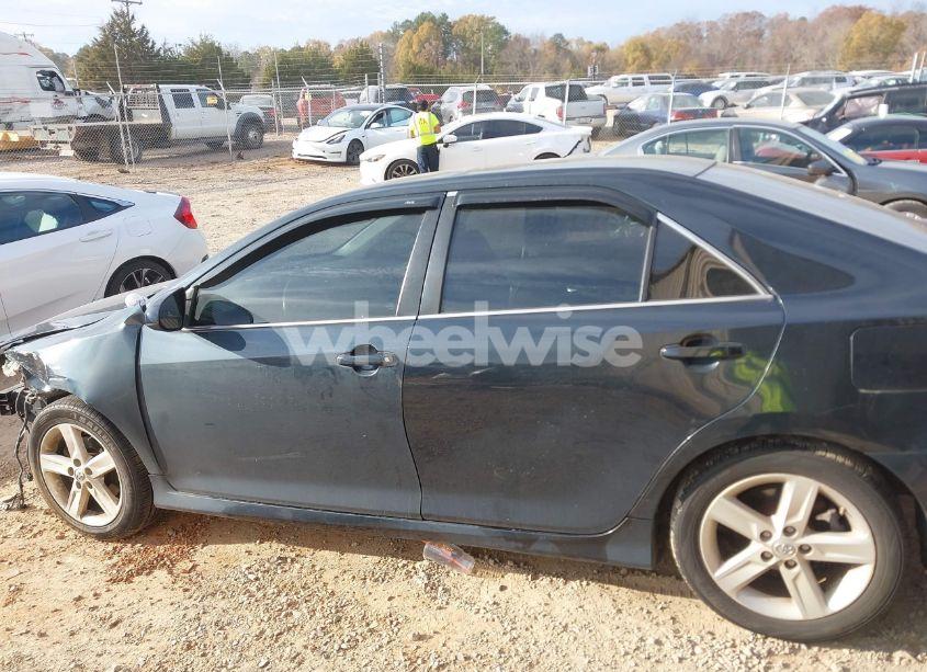 Photo 14 of 2014 Toyota Camry SE (VIN 4T1BF1FK3EU311424)