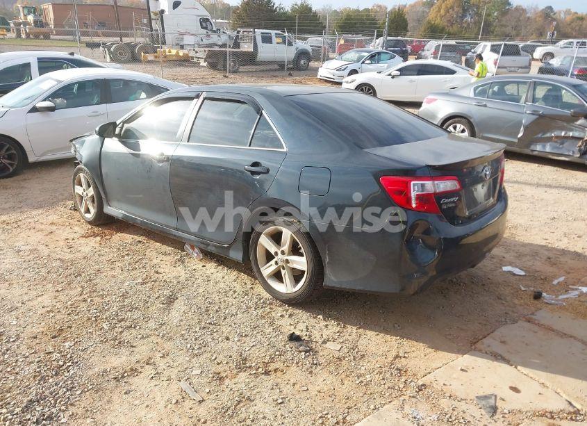 Photo 3 of 2014 Toyota Camry SE (VIN 4T1BF1FK3EU311424)