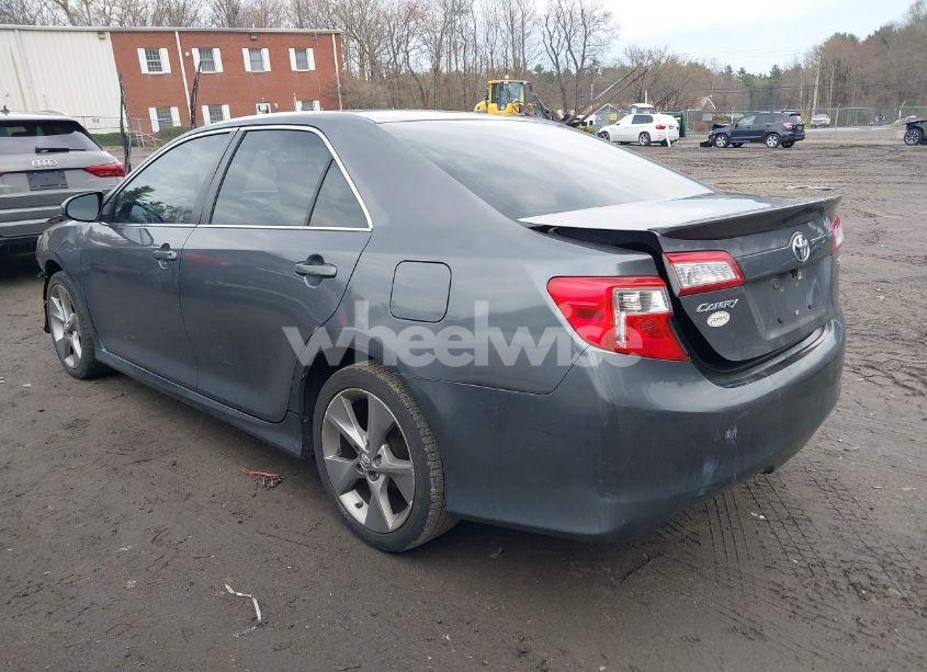 Photo 3 of 2014 Toyota Camry SE SPORT (VIN 4T1BF1FK3EU317370)