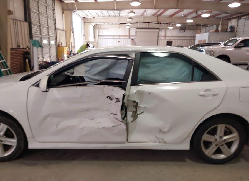 Photo 14 of 2014 Toyota Camry SE (VIN 4T1BF1FK3EU318504)