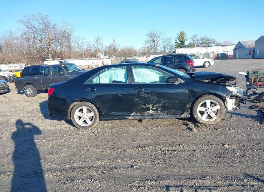 Photo 14 of 2014 Toyota Camry SE (VIN 4T1BF1FK3EU319572)