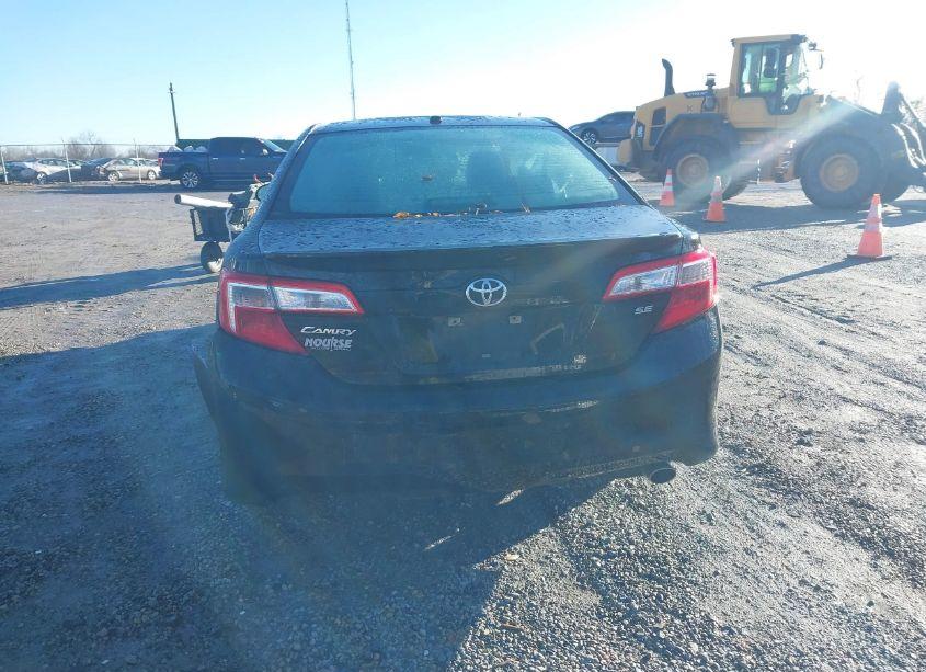 Photo 17 of 2014 Toyota Camry SE (VIN 4T1BF1FK3EU319572)