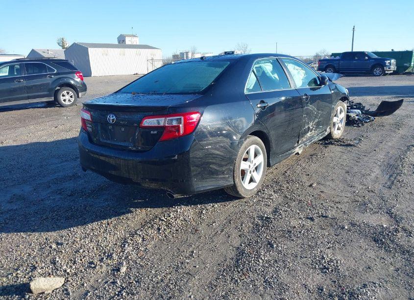 Photo 4 of 2014 Toyota Camry SE (VIN 4T1BF1FK3EU319572)