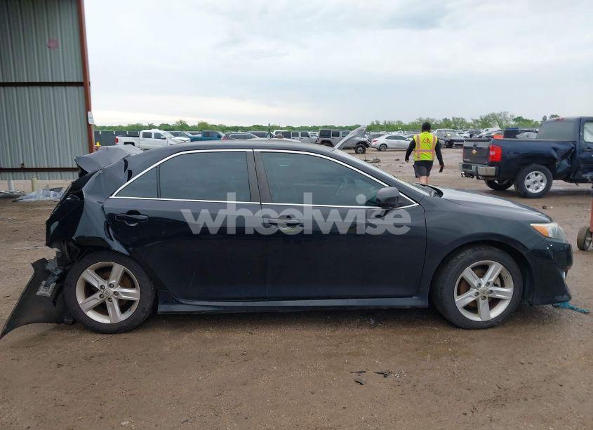 Photo 12 of 2014 Toyota Camry SE (VIN 4T1BF1FK3EU319815)