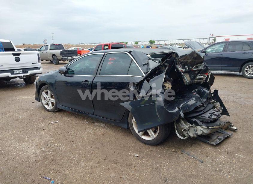 Photo 3 of 2014 Toyota Camry SE (VIN 4T1BF1FK3EU319815)