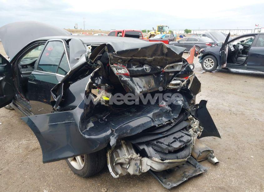 Photo 6 of 2014 Toyota Camry SE (VIN 4T1BF1FK3EU319815)