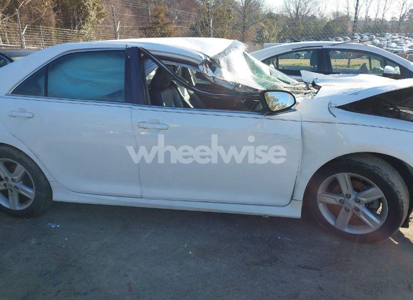 Photo 14 of 2014 Toyota Camry SE (VIN 4T1BF1FK3EU319961)