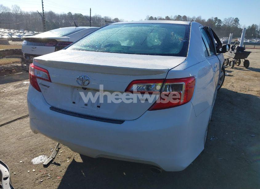 Photo 17 of 2014 Toyota Camry SE (VIN 4T1BF1FK3EU319961)