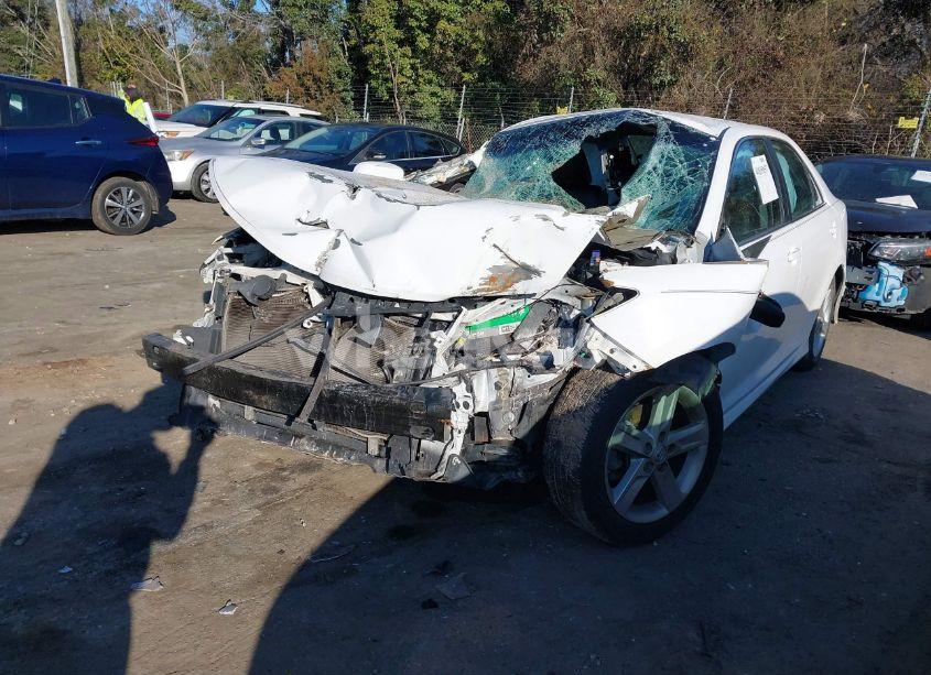 Photo 2 of 2014 Toyota Camry SE (VIN 4T1BF1FK3EU319961)