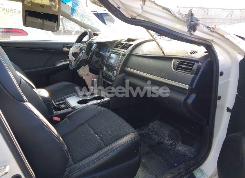 Photo 5 of 2014 Toyota Camry SE (VIN 4T1BF1FK3EU319961)