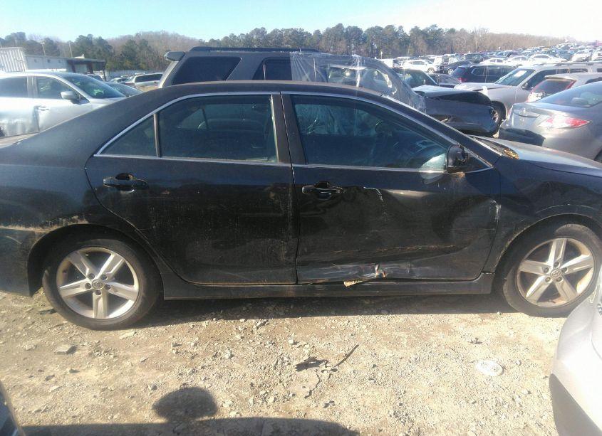 Photo 13 of 2014 Toyota Camry SE (VIN 4T1BF1FK3EU330166)