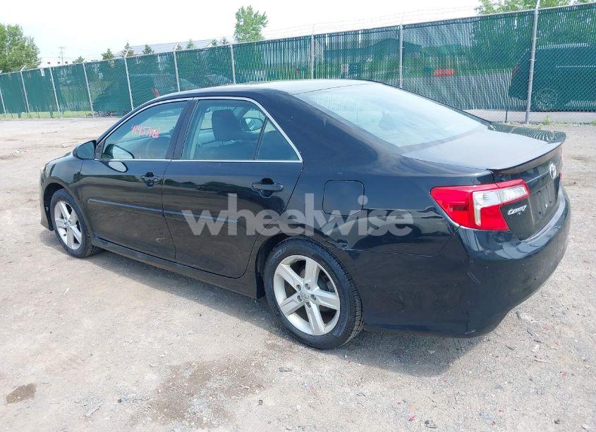 Photo 3 of 2014 Toyota Camry SE (VIN 4T1BF1FK3EU331155)