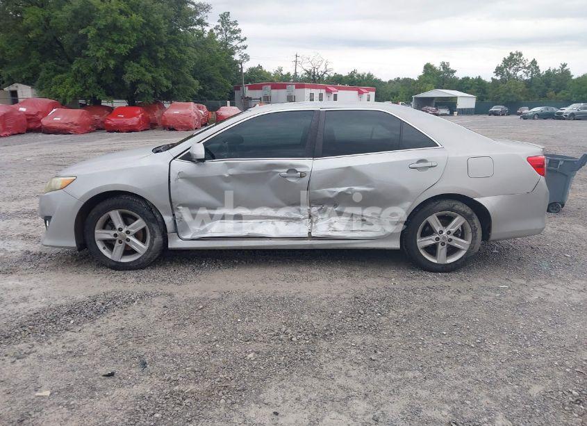 Photo 14 of 2014 Toyota Camry SE (VIN 4T1BF1FK3EU337778)