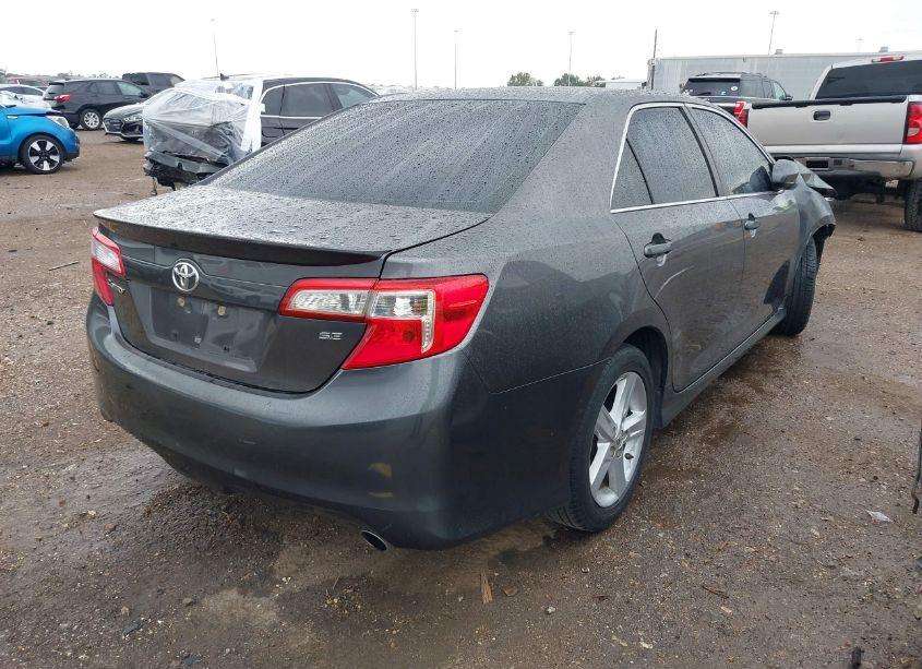 Photo 4 of 2014 Toyota Camry SE (VIN 4T1BF1FK3EU345881)