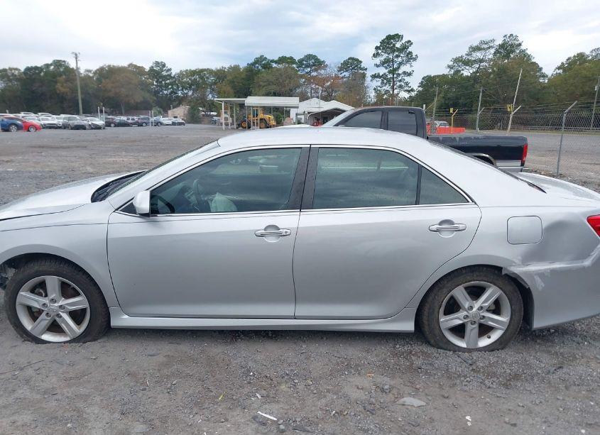 Photo 14 of 2014 Toyota Camry SE (VIN 4T1BF1FK3EU352037)