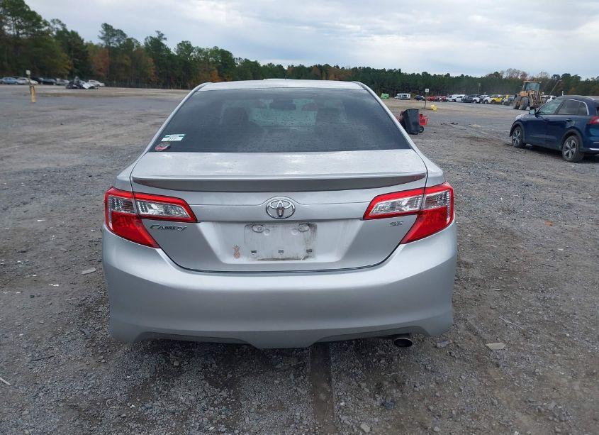 Photo 16 of 2014 Toyota Camry SE (VIN 4T1BF1FK3EU352037)