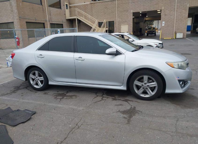 Photo 14 of 2014 Toyota Camry SE (VIN 4T1BF1FK3EU364835)