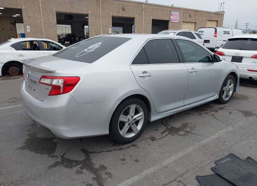 Photo 4 of 2014 Toyota Camry SE (VIN 4T1BF1FK3EU364835)