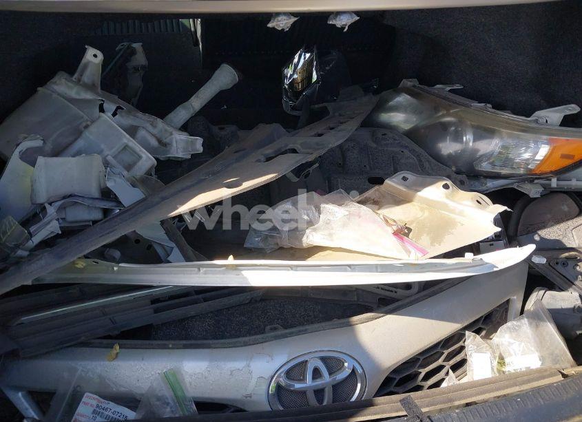 Photo 18 of 2014 Toyota Camry SE (VIN 4T1BF1FK3EU366181)