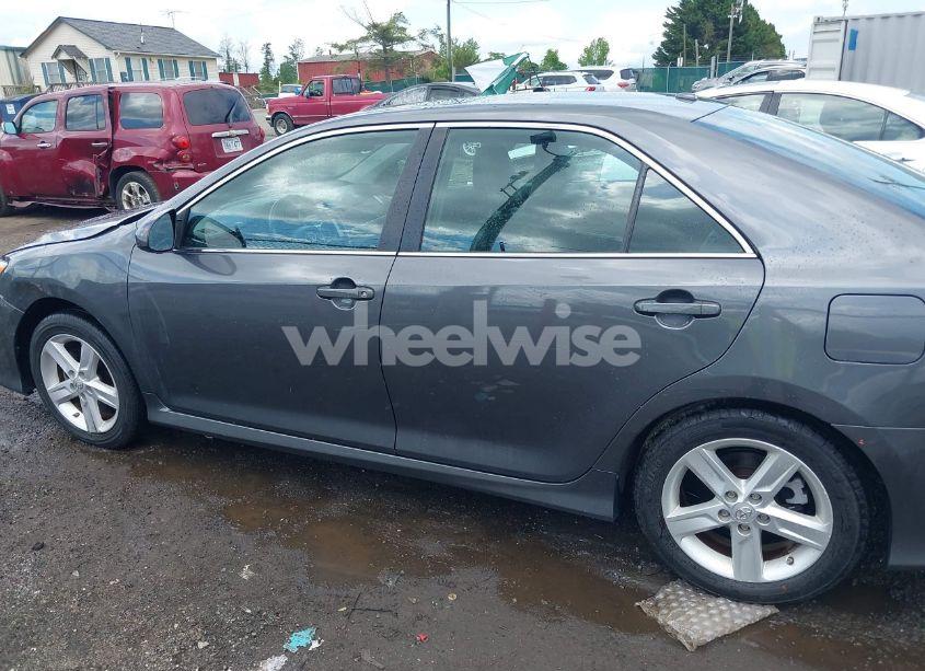 Photo 14 of 2014 Toyota Camry SE (VIN 4T1BF1FK3EU376645)