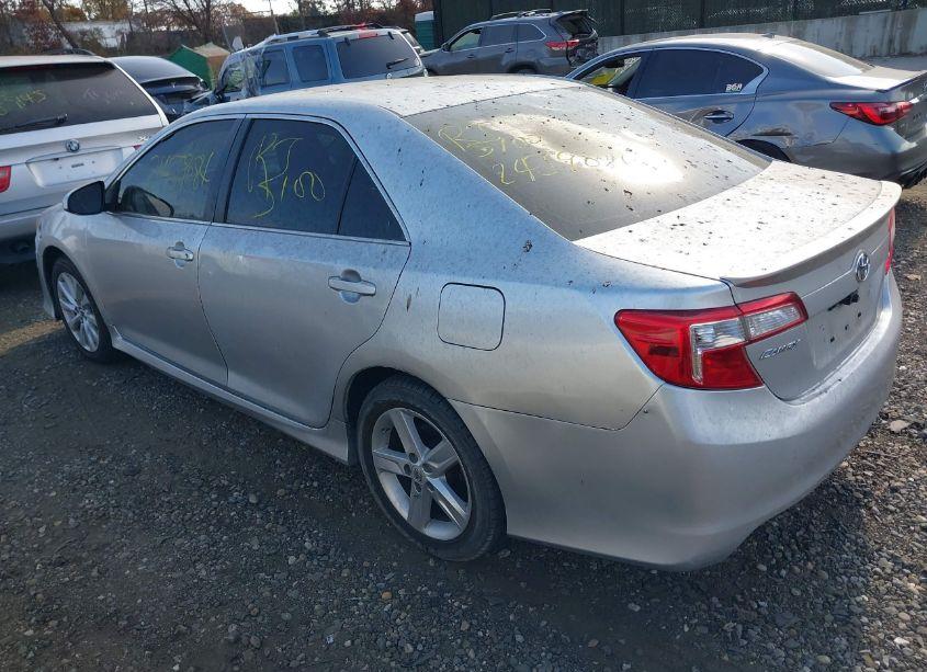 Photo 3 of 2014 Toyota Camry SE (VIN 4T1BF1FK3EU380890)