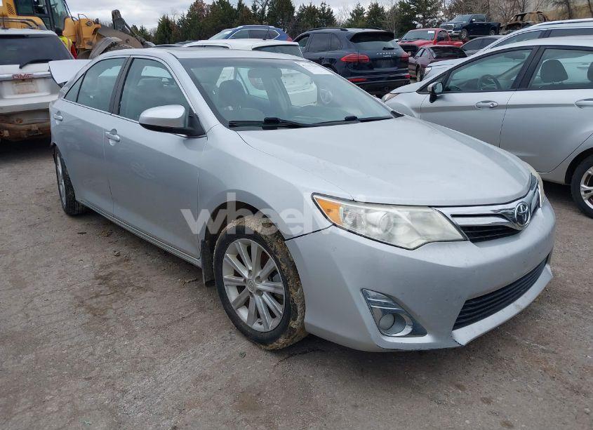 2014 Toyota Camry L/SE/LE/XLE (VIN 4T1BF1FK3EU381456) main photo