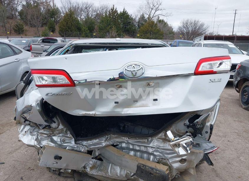 Photo 15 of 2014 Toyota Camry L/SE/LE/XLE (VIN 4T1BF1FK3EU381456)