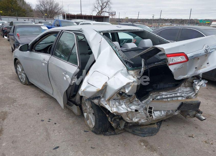 Photo 3 of 2014 Toyota Camry L/SE/LE/XLE (VIN 4T1BF1FK3EU381456)