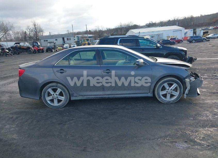 Photo 13 of 2014 Toyota Camry SE (VIN 4T1BF1FK3EU382445)