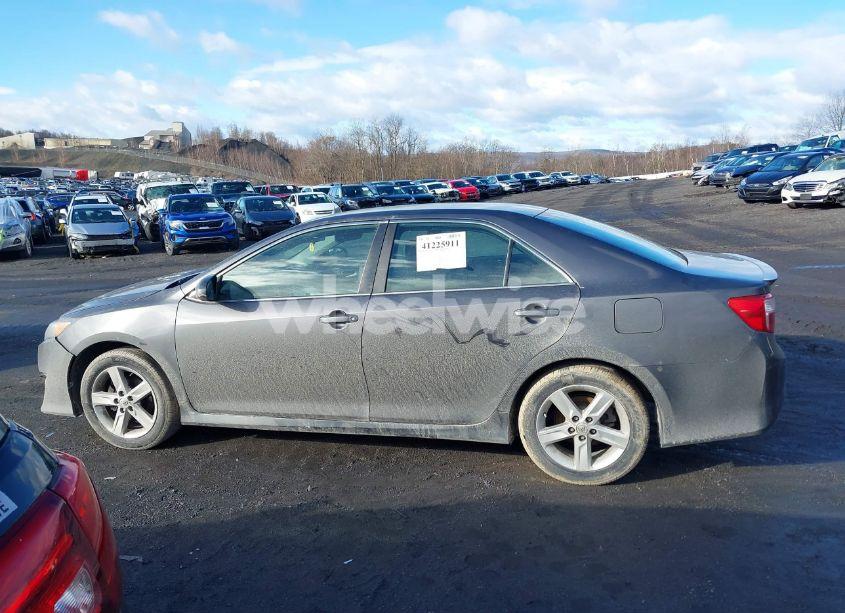 Photo 14 of 2014 Toyota Camry SE (VIN 4T1BF1FK3EU382445)