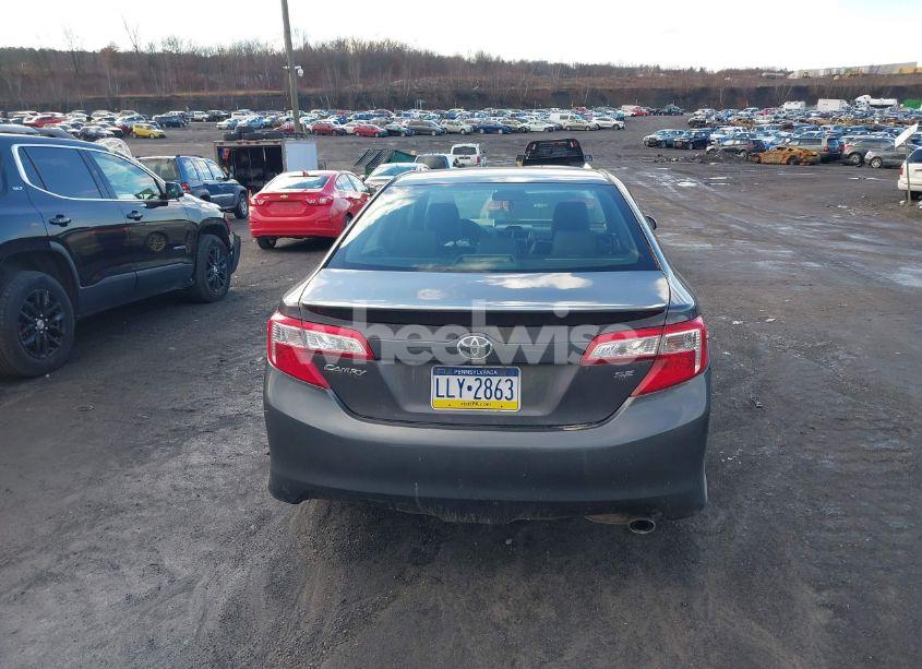Photo 16 of 2014 Toyota Camry SE (VIN 4T1BF1FK3EU382445)