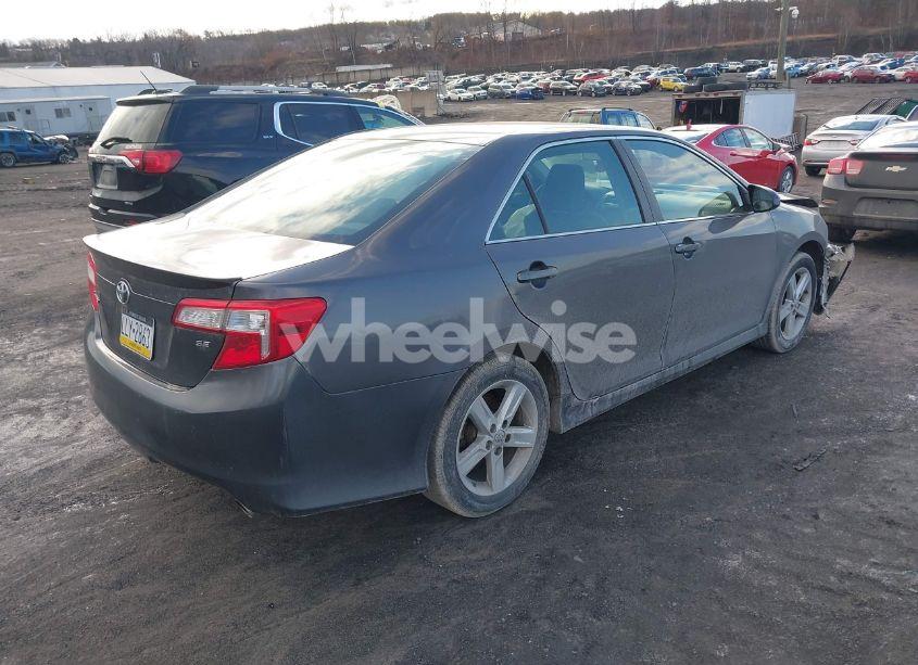 Photo 4 of 2014 Toyota Camry SE (VIN 4T1BF1FK3EU382445)