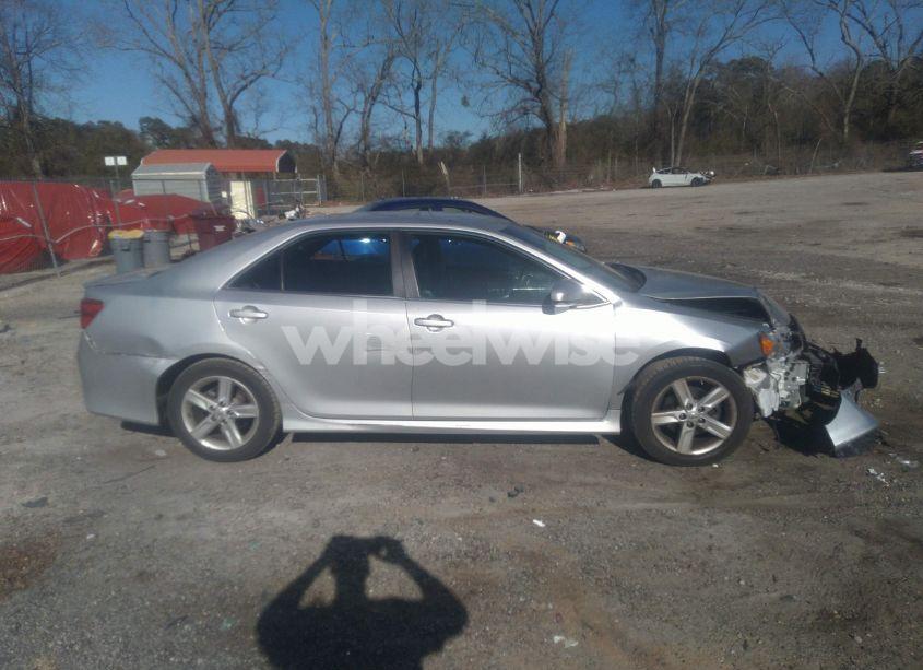 Photo 14 of 2014 Toyota Camry SE (VIN 4T1BF1FK3EU404279)