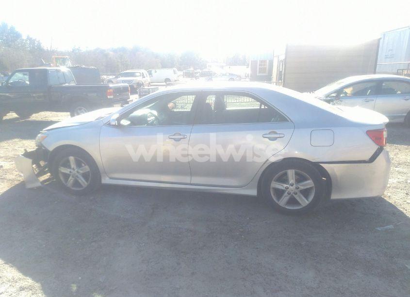 Photo 15 of 2014 Toyota Camry SE (VIN 4T1BF1FK3EU404279)