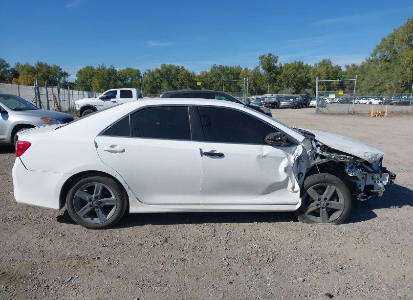 Photo 14 of 2014 Toyota Camry SE (VIN 4T1BF1FK3EU415170)