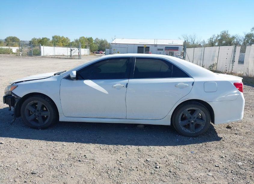 Photo 15 of 2014 Toyota Camry SE (VIN 4T1BF1FK3EU415170)