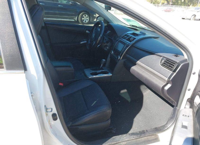 Photo 5 of 2014 Toyota Camry SE (VIN 4T1BF1FK3EU415170)