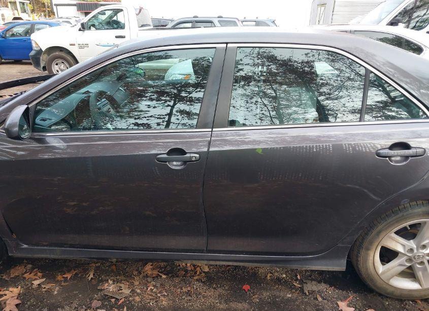 Photo 15 of 2014 Toyota Camry SE (VIN 4T1BF1FK3EU417100)