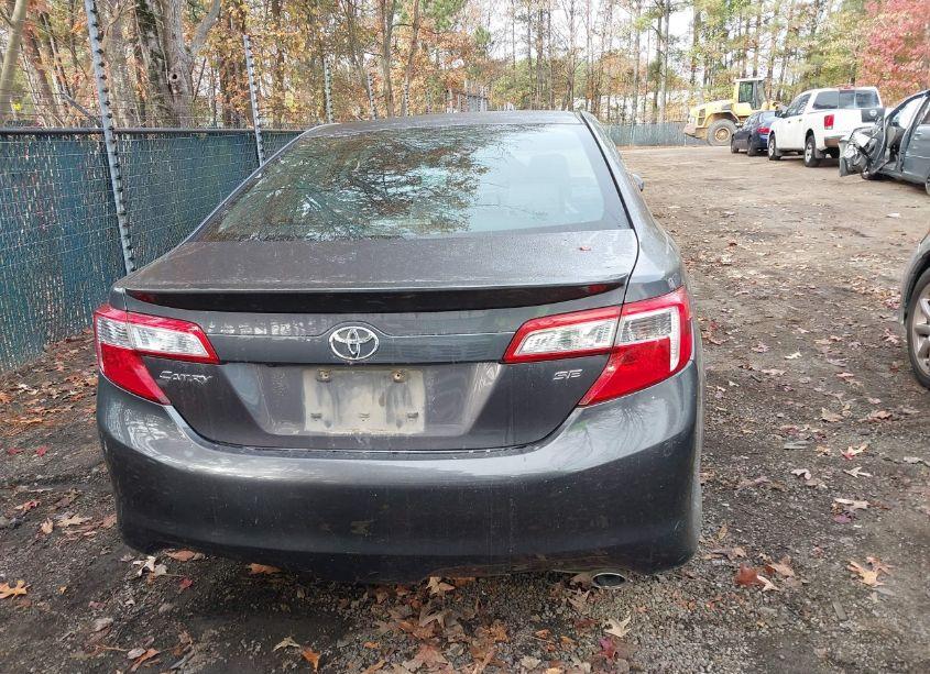 Photo 17 of 2014 Toyota Camry SE (VIN 4T1BF1FK3EU417100)
