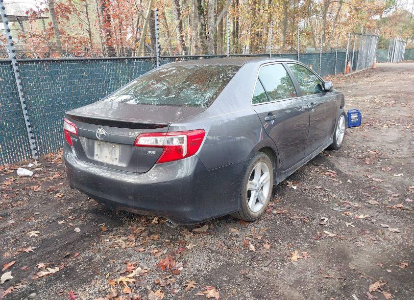 Photo 4 of 2014 Toyota Camry SE (VIN 4T1BF1FK3EU417100)