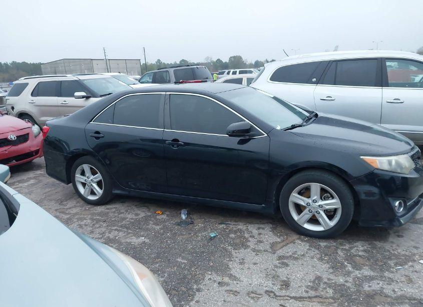 Photo 13 of 2014 Toyota Camry SE (VIN 4T1BF1FK3EU418764)