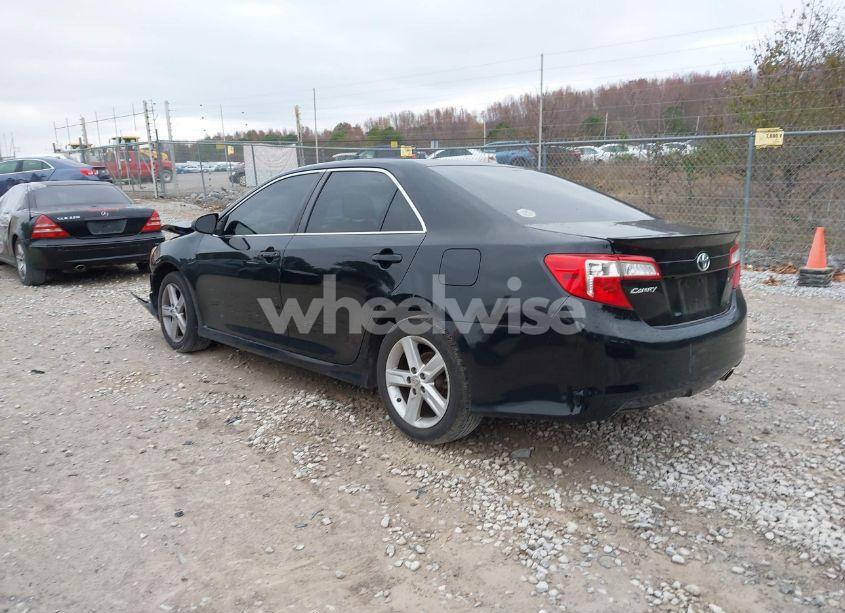 Photo 3 of 2014 Toyota Camry SE (VIN 4T1BF1FK3EU423916)