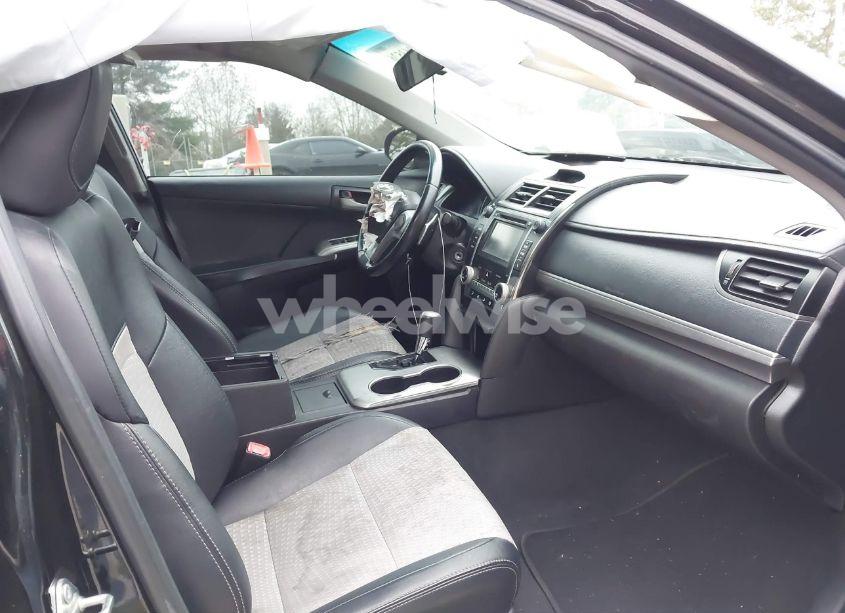 Photo 5 of 2014 Toyota Camry SE (VIN 4T1BF1FK3EU423916)