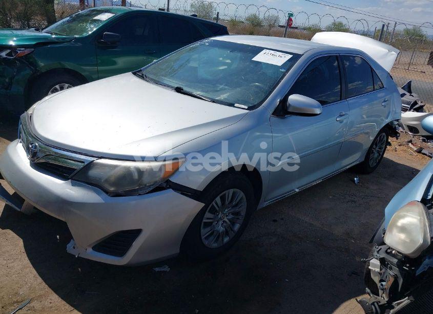 Photo 2 of 2014 Toyota Camry LE (VIN 4T1BF1FK3EU441428)
