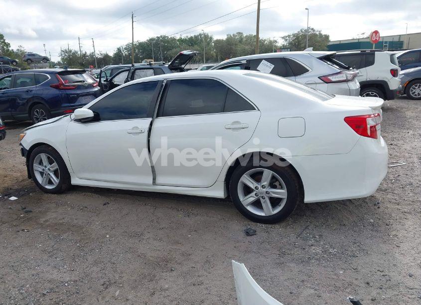 Photo 14 of 2014 Toyota Camry SE (VIN 4T1BF1FK3EU454499)