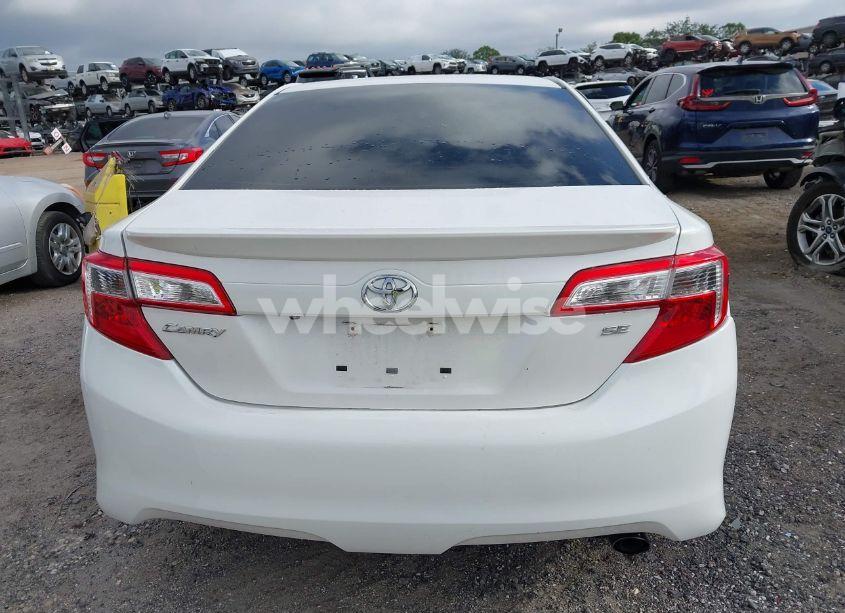 Photo 16 of 2014 Toyota Camry SE (VIN 4T1BF1FK3EU454499)