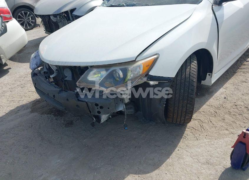 Photo 18 of 2014 Toyota Camry SE (VIN 4T1BF1FK3EU454499)