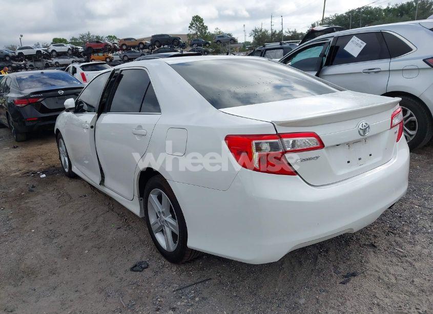 Photo 3 of 2014 Toyota Camry SE (VIN 4T1BF1FK3EU454499)