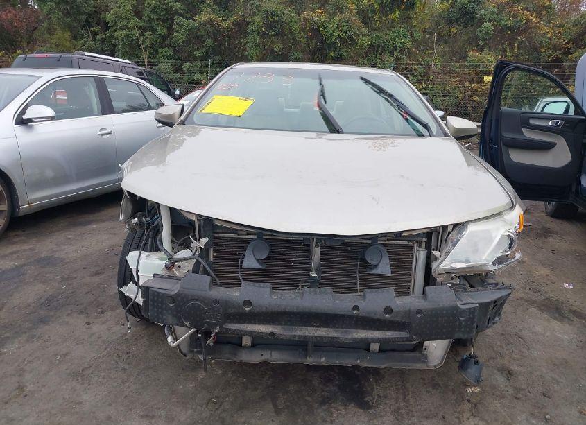 Photo 12 of 2014 Toyota Camry XLE (VIN 4T1BF1FK3EU464935)